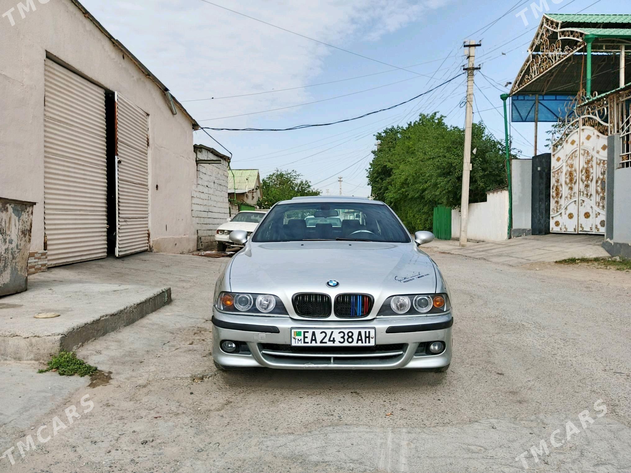 BMW E39 2001 - 125 000 TMT - Хитровка - img 1