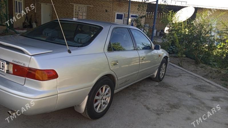 Toyota Camry 2001 - 140 000 TMT - Саят - img 5