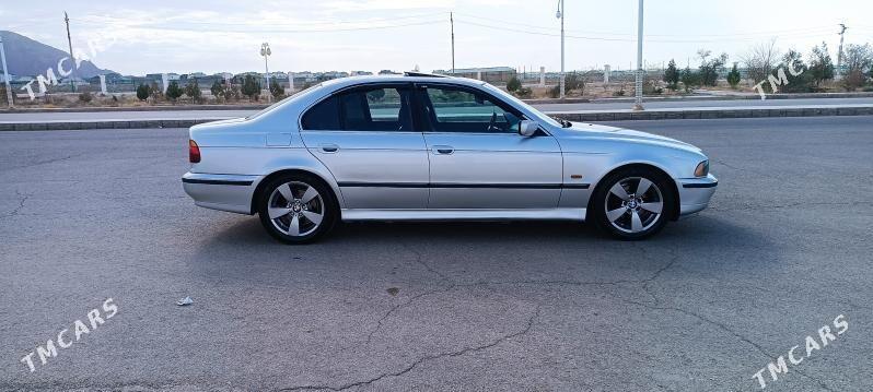 BMW E39 2001 - 130 000 TMT - Балканабат - img 5