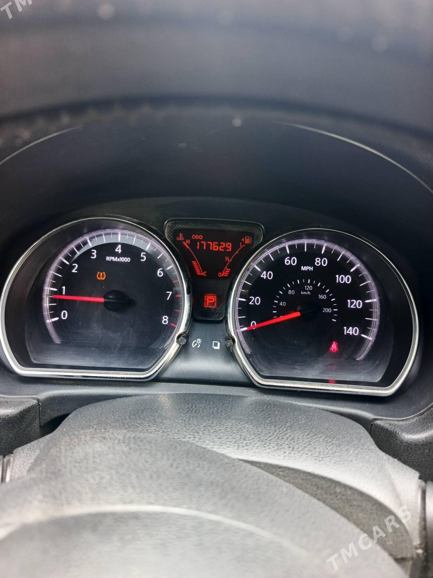 Nissan Versa 2011 - 115 000 TMT - Балканабат - img 2