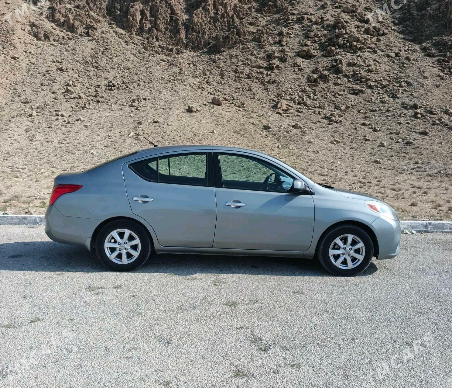 Nissan Versa 2011 - 115 000 TMT - Балканабат - img 7