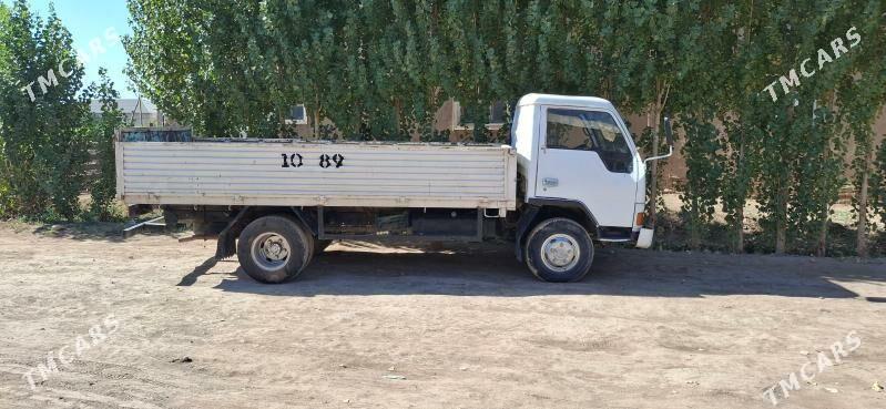 Mitsubishi Canter 2005 - 180 000 TMT - Гурбансолтан Едже - img 2
