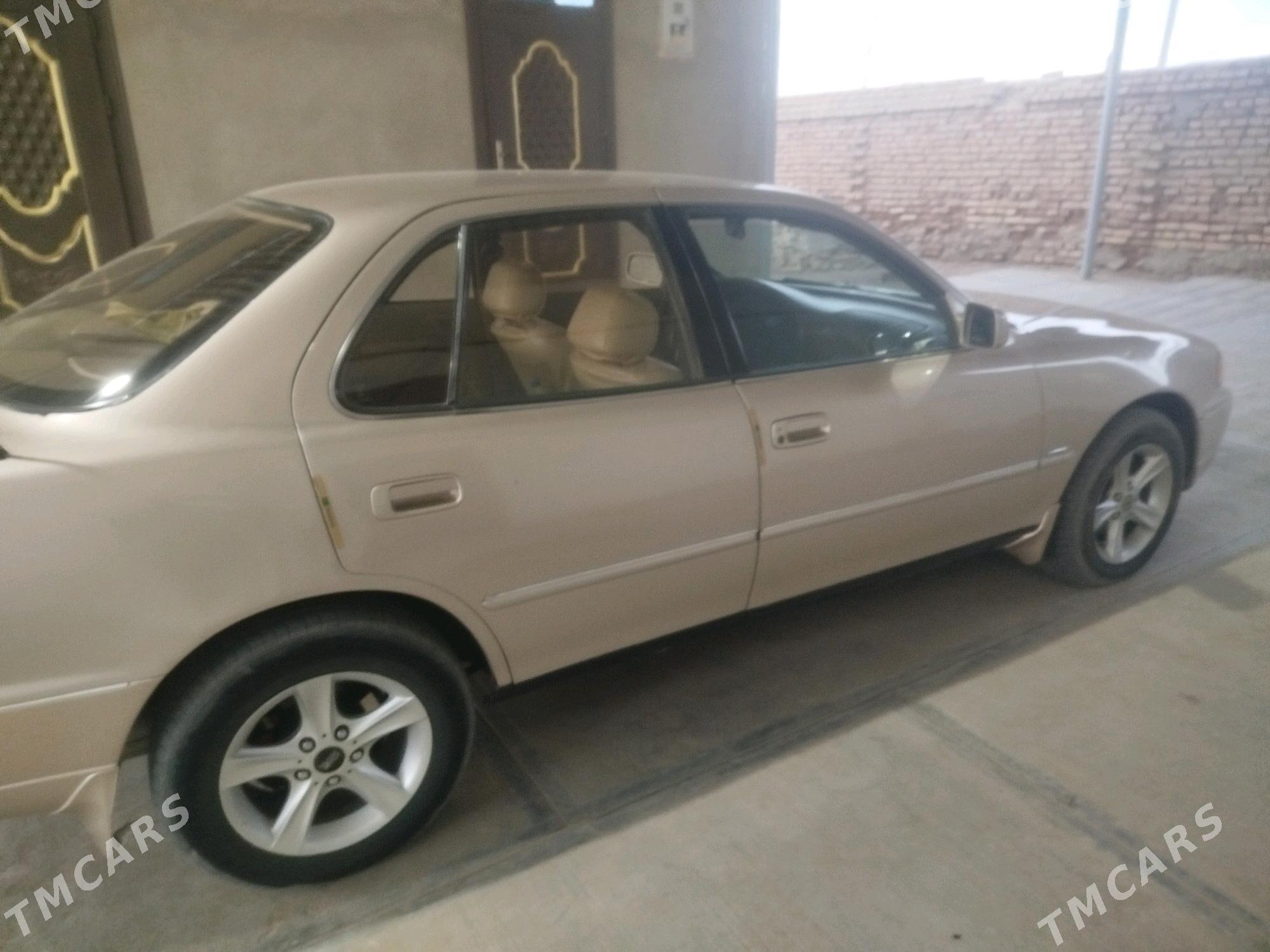 Toyota Camry 1995 - 76 000 TMT - Ёлётен - img 4