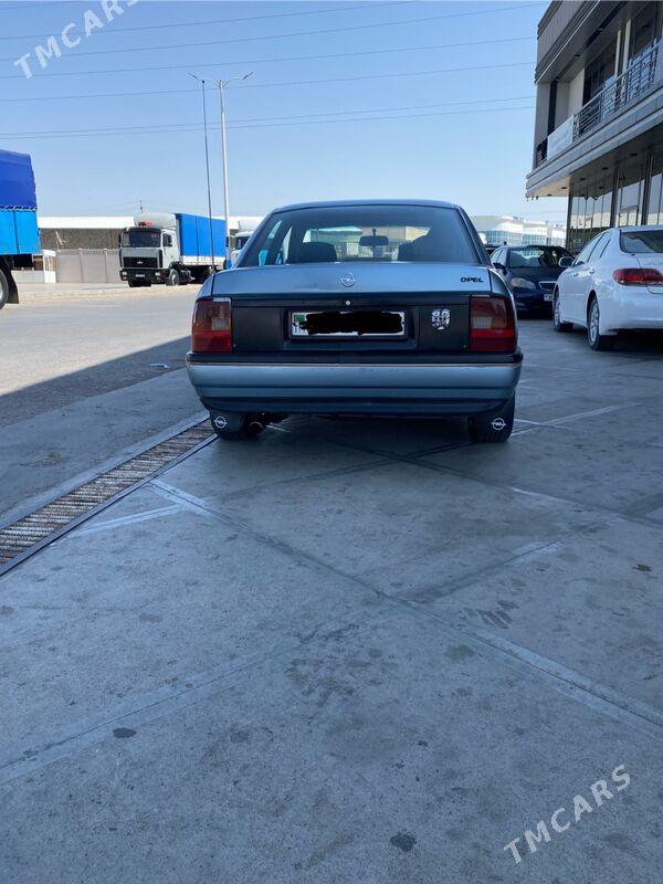 Opel Vectra 1990 - 36 000 TMT - Мары - img 2