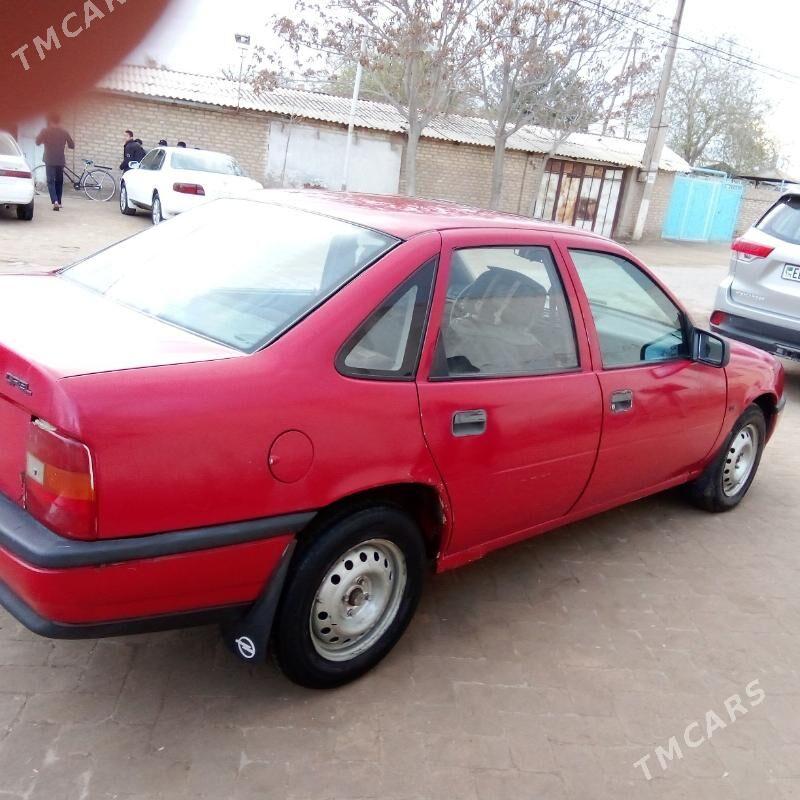 Opel Vectra 1990 - 25 000 TMT - Ёлётен - img 8