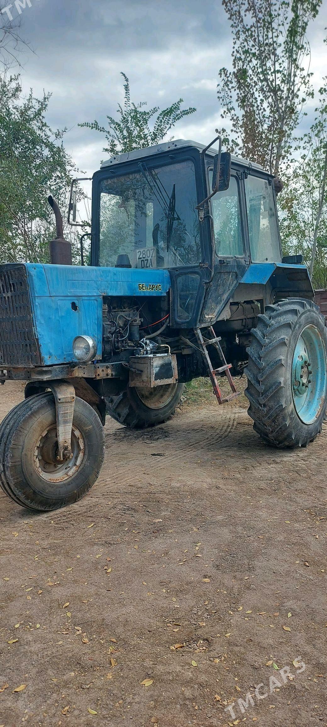 MTZ 80 2002 - 100 000 TMT - Кёнеургенч - img 1