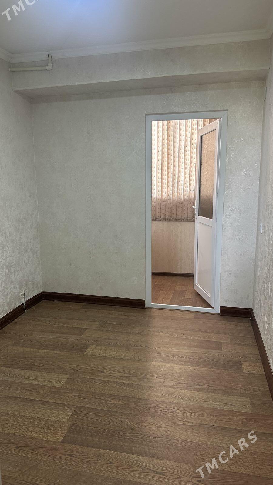 Eyesinden 4 mkr 2 komn ,От хозяина 4 мкр - 4 мкр - img 2