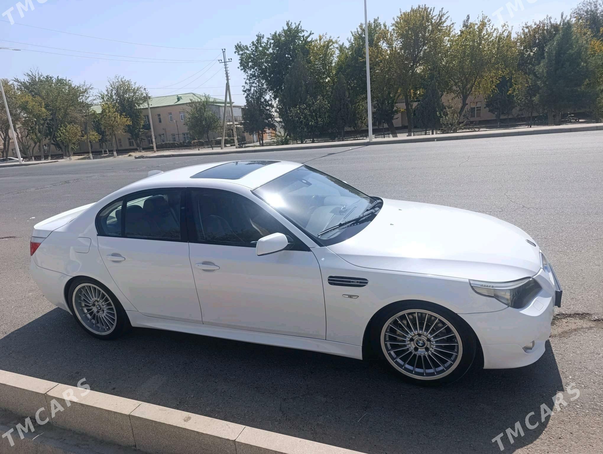 BMW E60 2005 - 158 000 TMT - Baýramaly - img 5