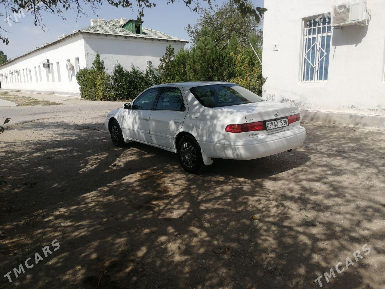 Toyota Camry 2001 - 147 000 TMT - Балканабат - img 4