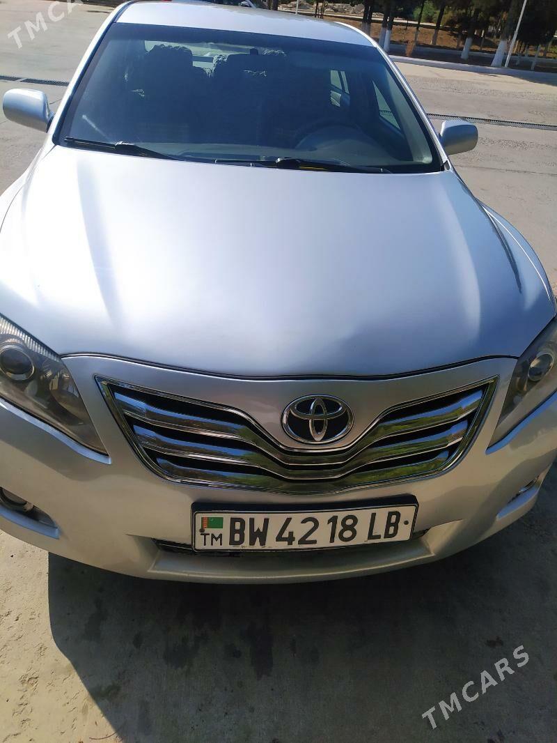 Toyota Camry 2010 - 180 000 TMT - Мары - img 2
