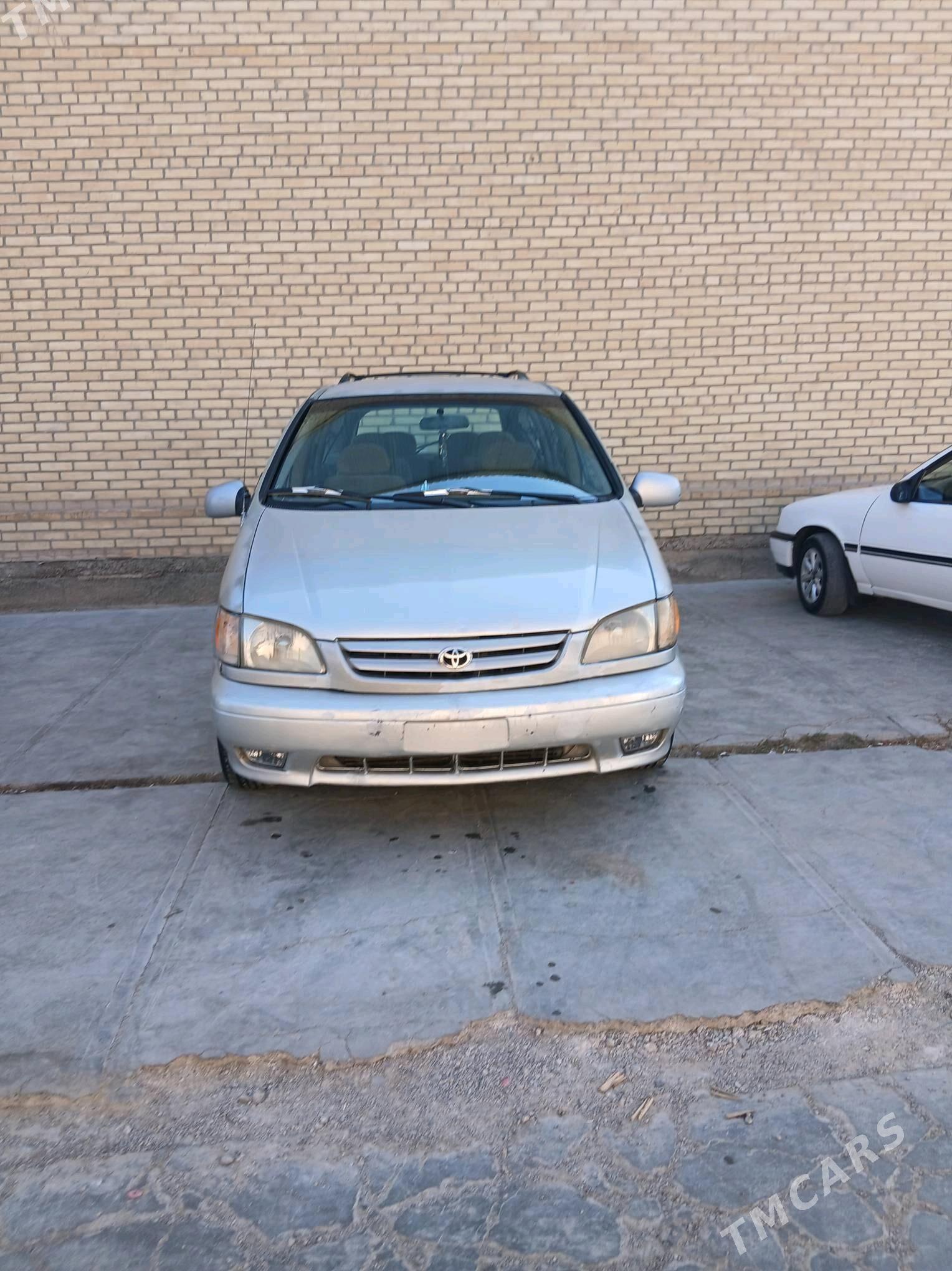 Toyota Sienna 2002 - 130 000 TMT - Мары - img 3