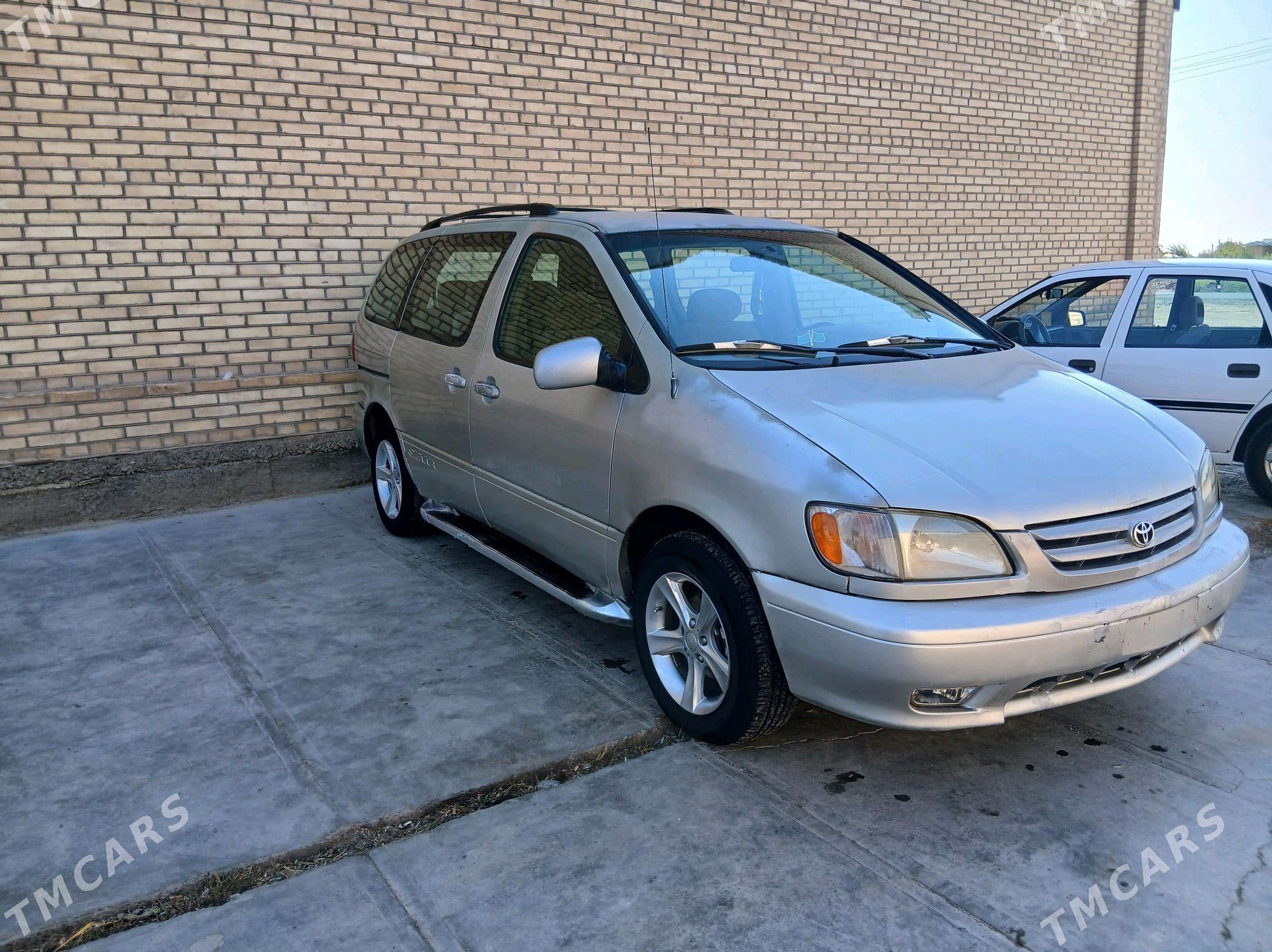 Toyota Sienna 2002 - 130 000 TMT - Мары - img 2