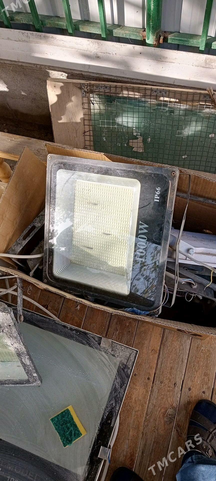 proźektorlar - Täze zaman - img 1