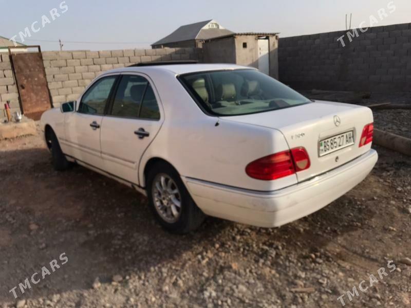 Mercedes-Benz E320 1996 - 75 000 TMT - Теджен - img 3