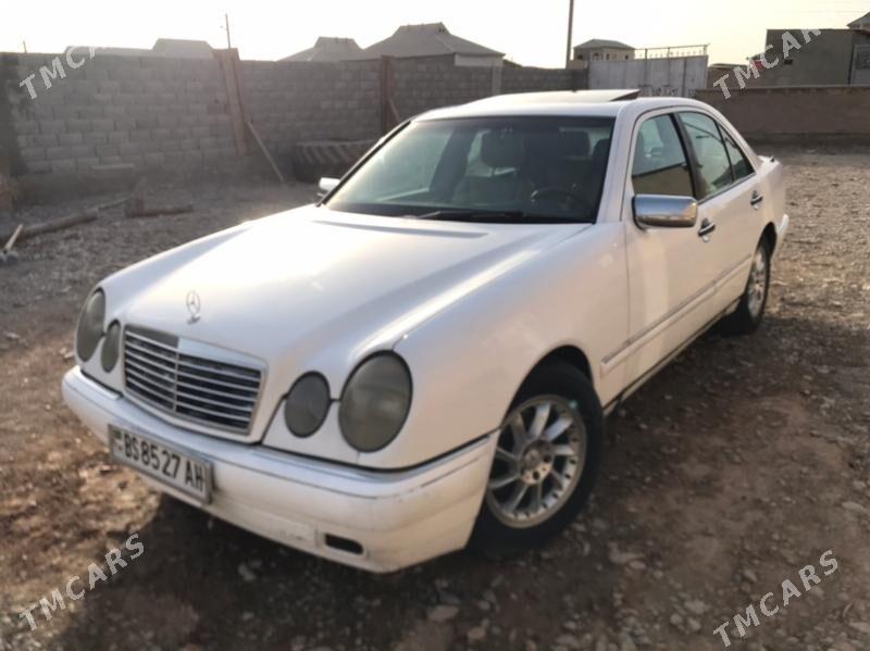 Mercedes-Benz E320 1996 - 75 000 TMT - Теджен - img 2