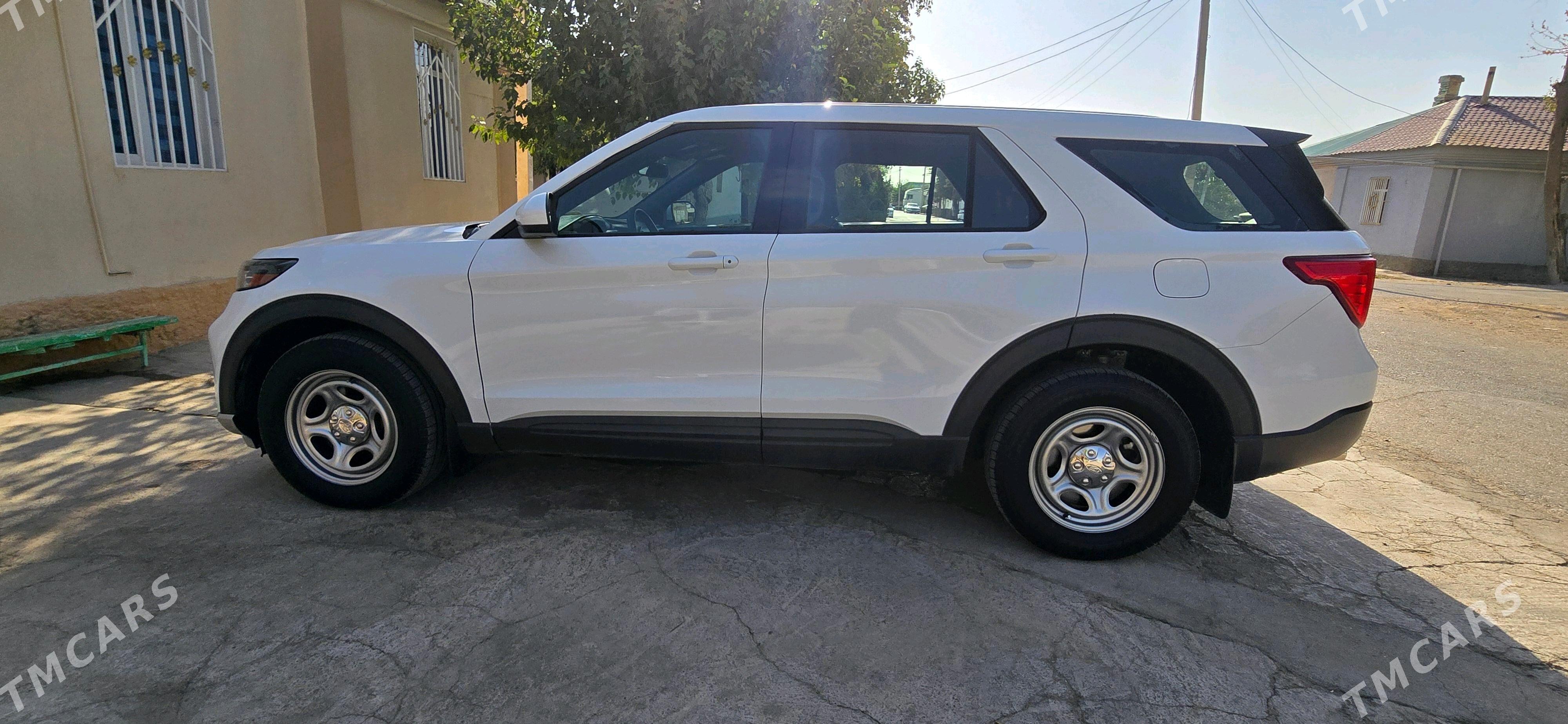 Ford Explorer 2022 - 320 000 TMT - Бедев - img 4