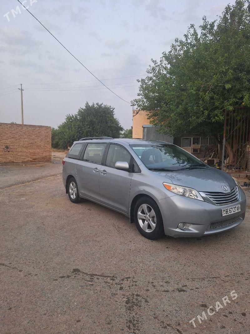 Toyota Sienna 2015 - 355 000 TMT - Бахарден - img 8