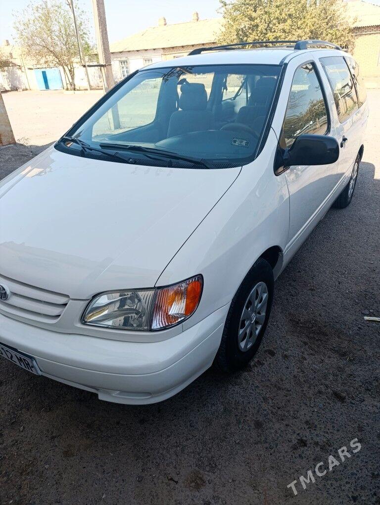 Toyota Sienna 2002 - 160 000 TMT - Мары - img 2