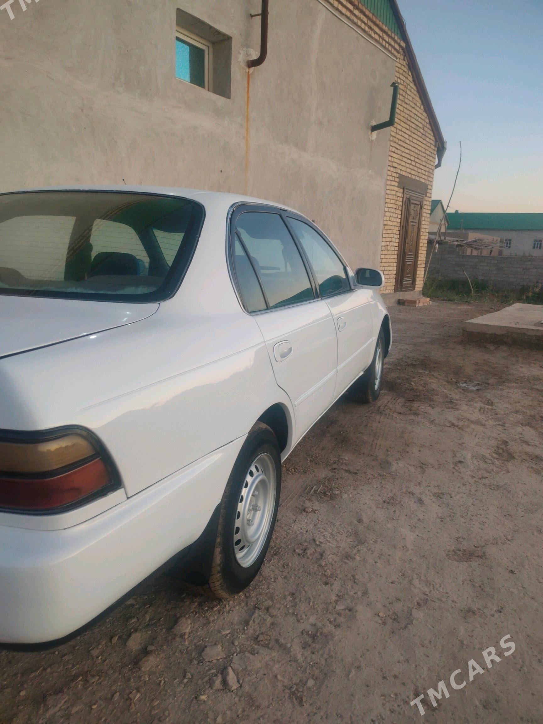 Toyota Corolla 1994 - 66 000 TMT - Köneürgenç - img 3