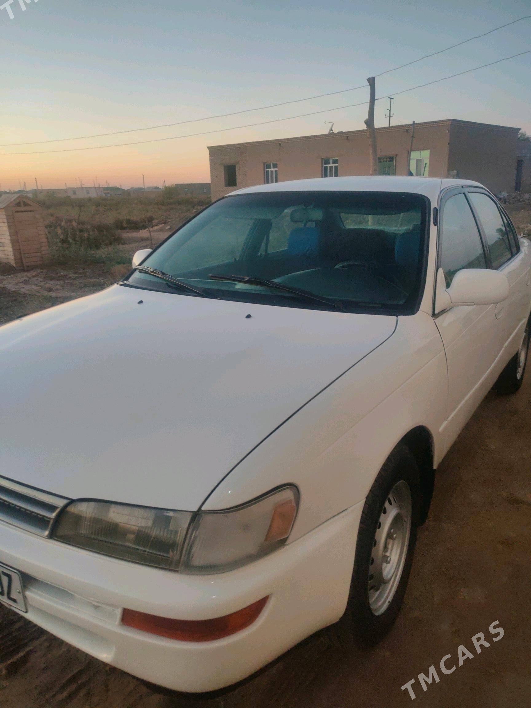 Toyota Corolla 1994 - 66 000 TMT - Köneürgenç - img 2
