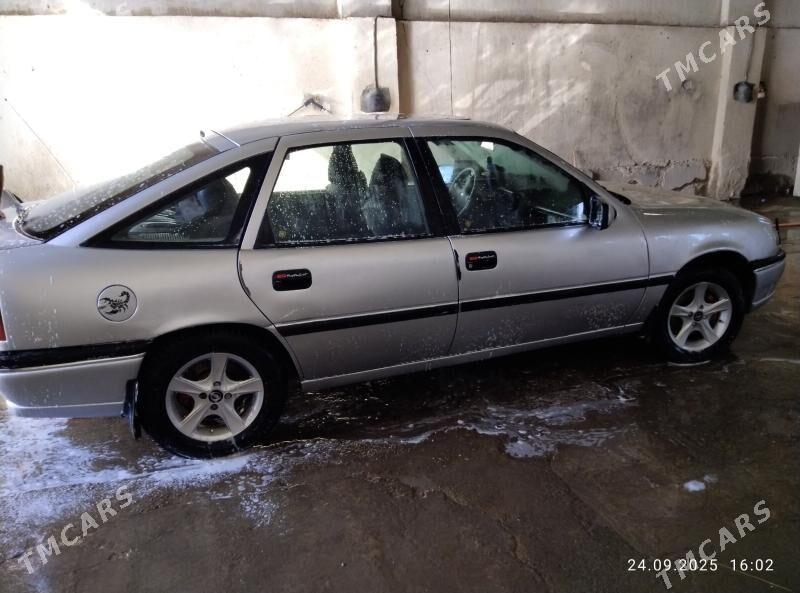 Opel Vectra 1990 - 40 000 TMT - Дянев - img 2