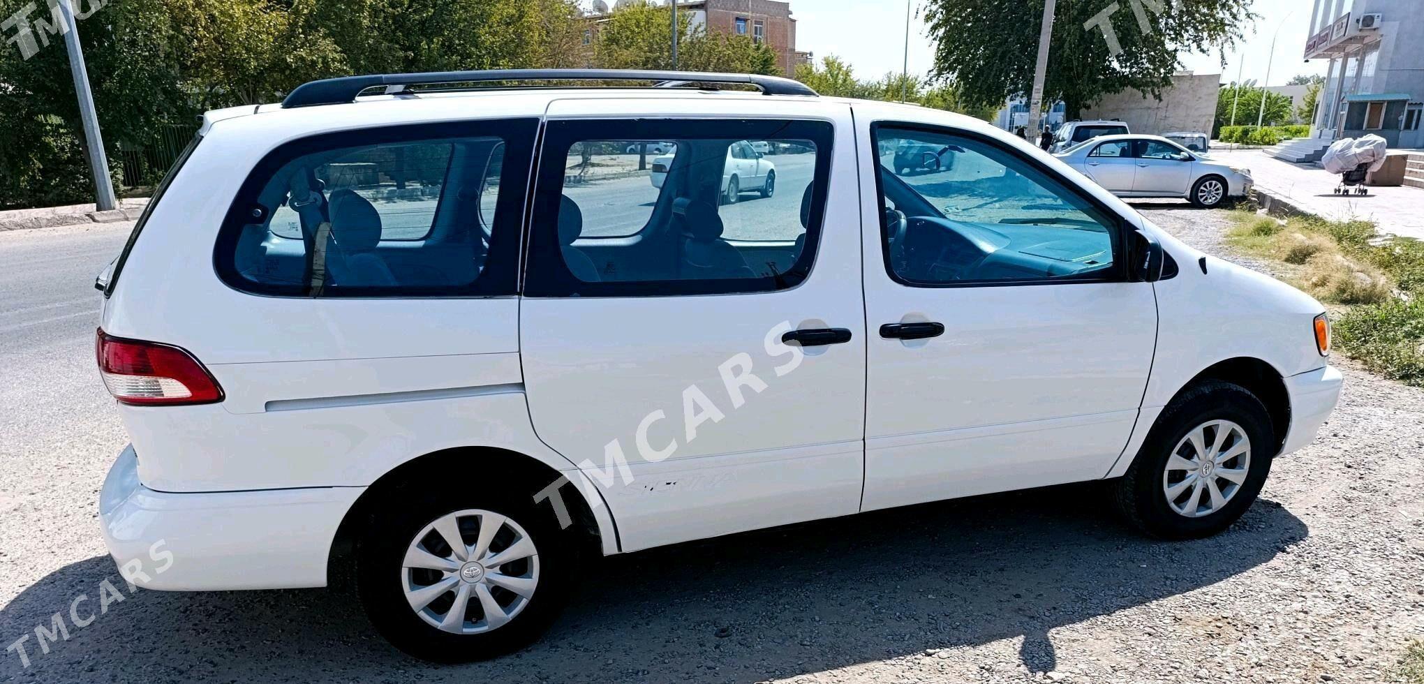 Toyota Sienna 2002 - 160 000 TMT - Мары - img 5