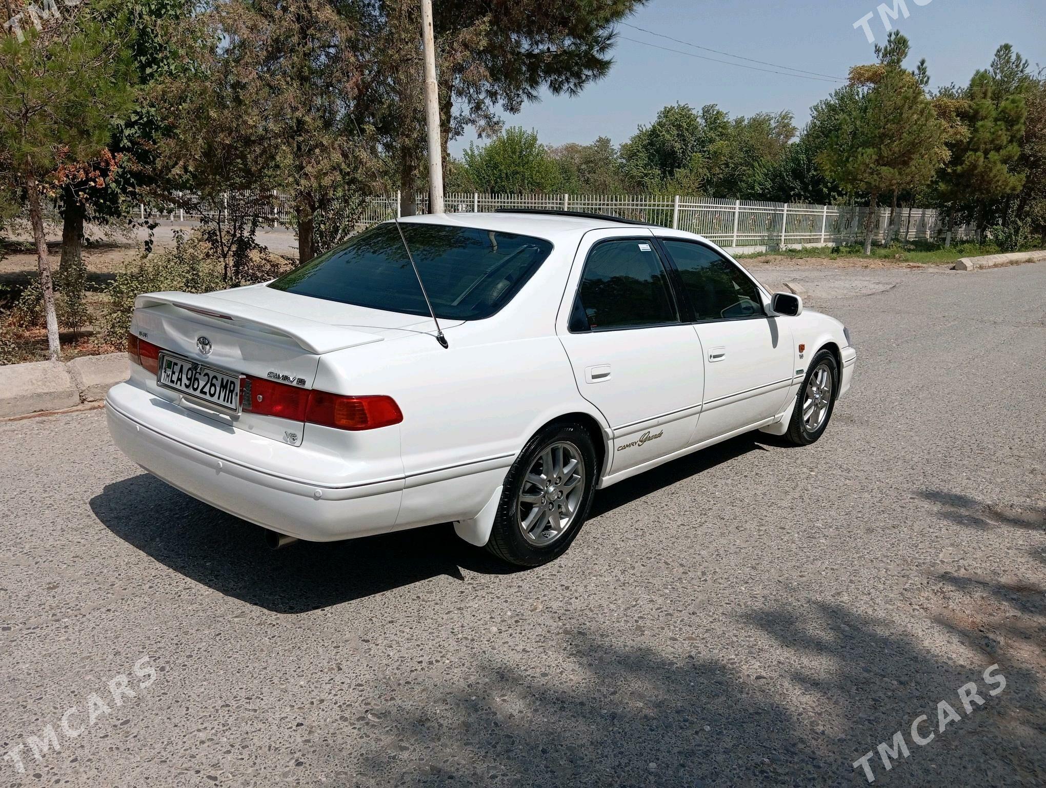 Toyota Camry 2000 - 178 000 TMT - Байрамали - img 3