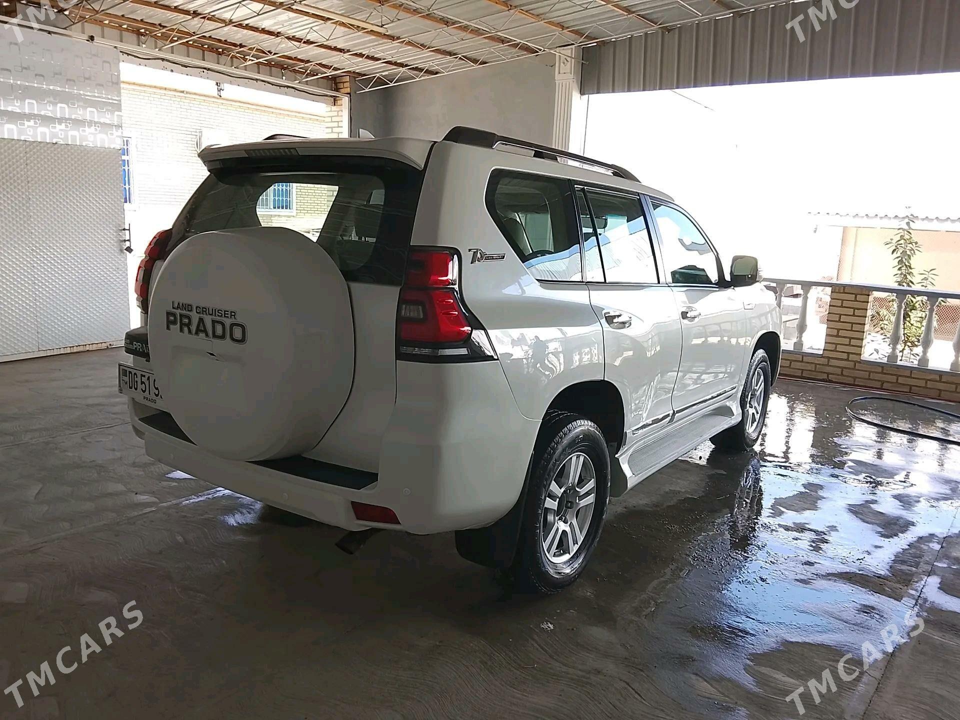 Toyota Land Cruiser Prado 2010 - 720 000 TMT - Чарджоу - img 3