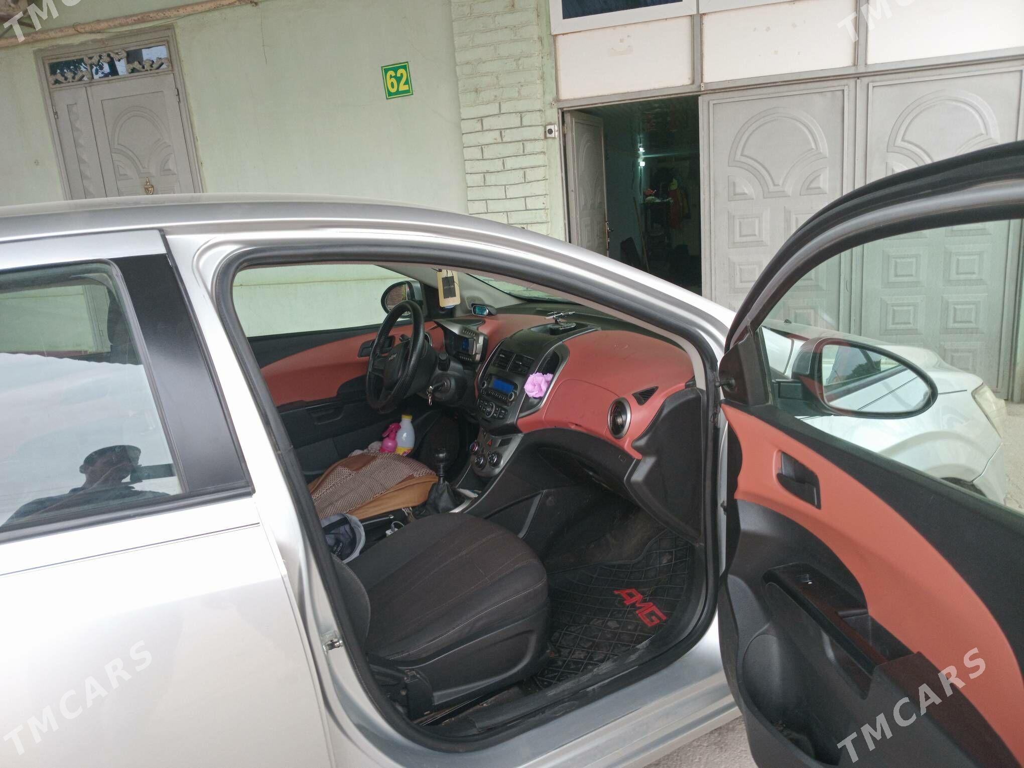 Chevrolet Aveo 2011 - 95 000 TMT - Шабатский этрап - img 3