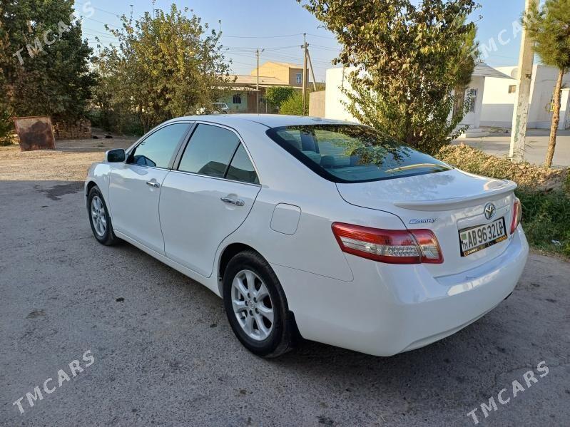 Toyota Camry 2010 - 192 000 TMT - Saýat - img 2