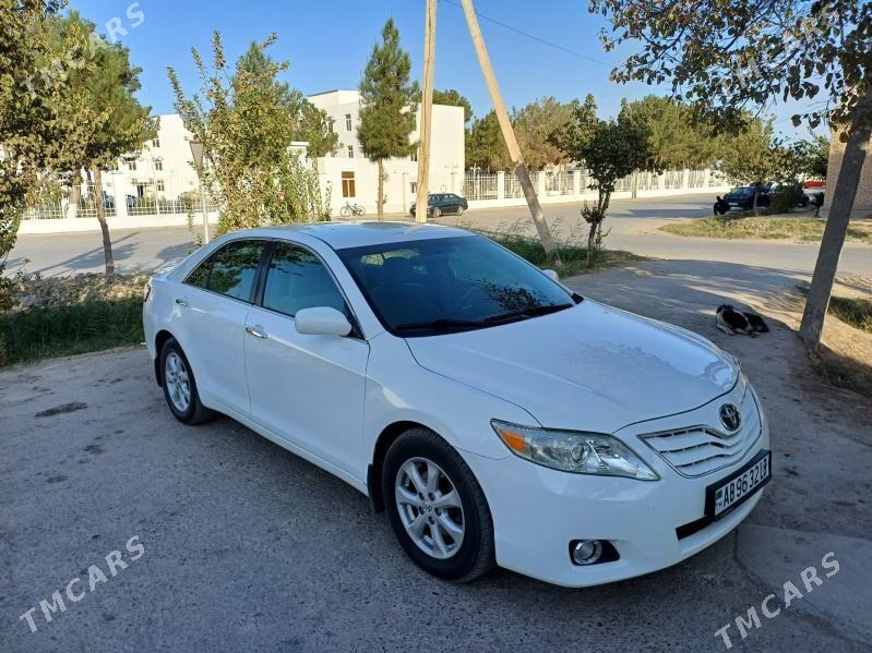 Toyota Camry 2010 - 192 000 TMT - Saýat - img 3