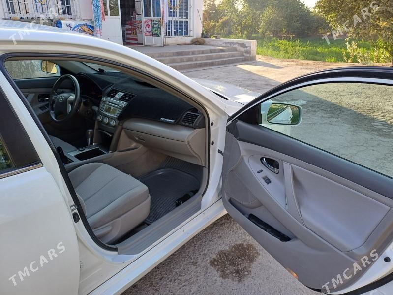 Toyota Camry 2010 - 192 000 TMT - Saýat - img 6