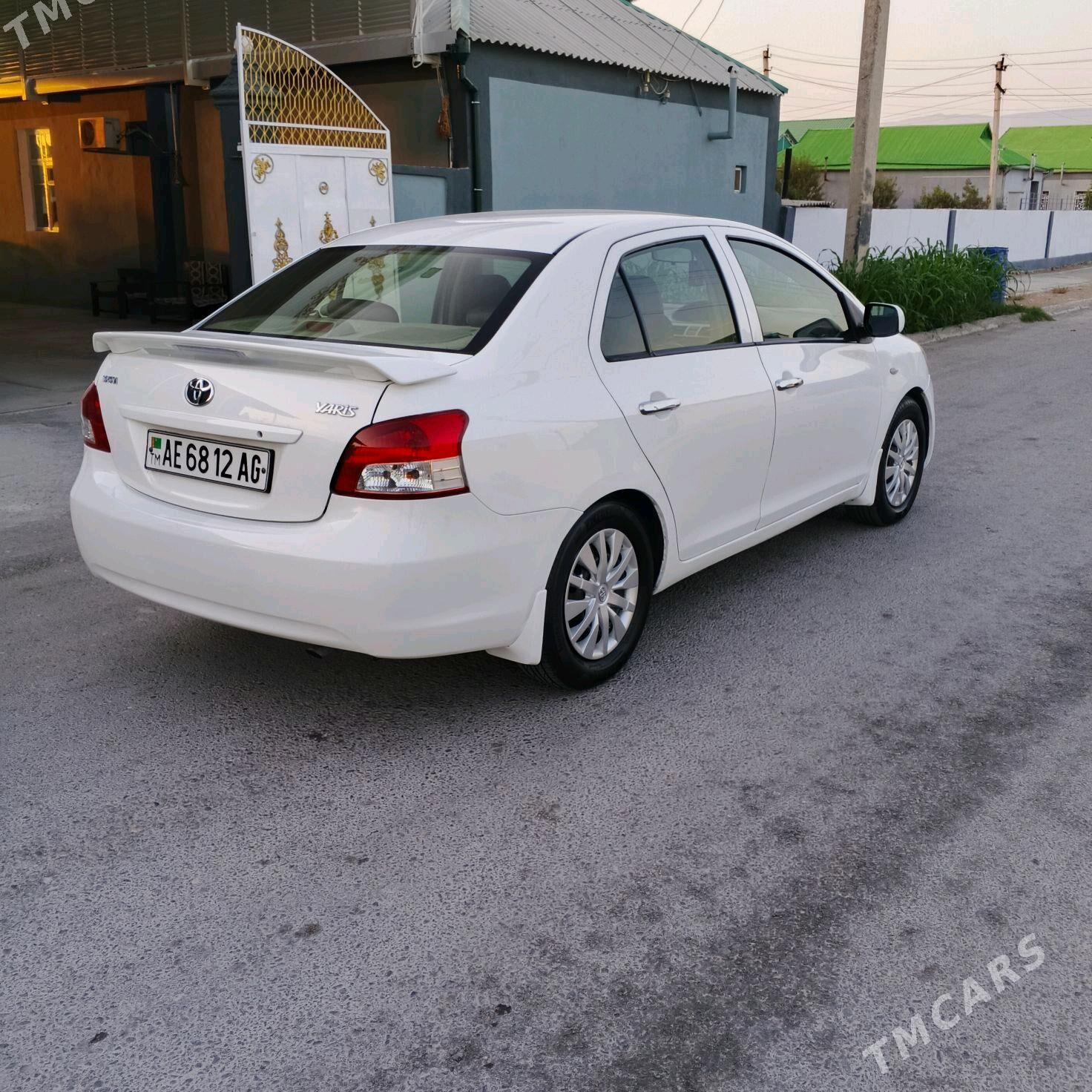 Toyota Yaris 2013 - 130 000 TMT - Aşgabat - img 8