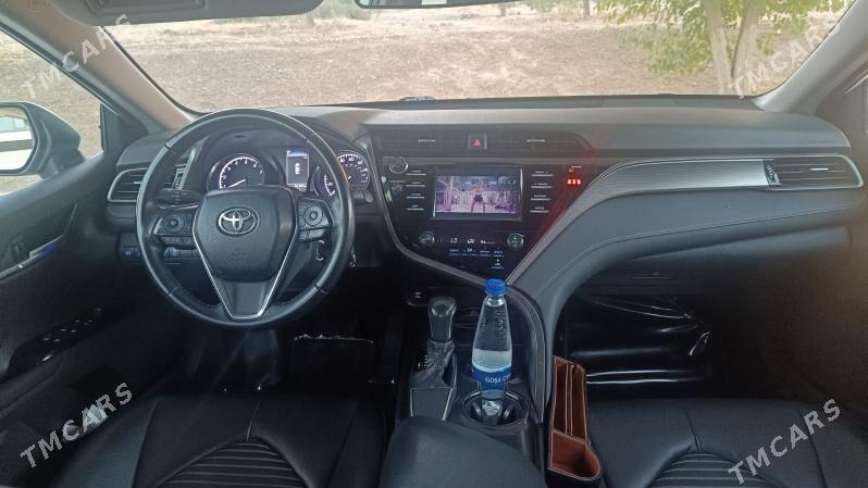 Toyota Camry 2019 - 295 000 TMT - 4 мкр - img 3
