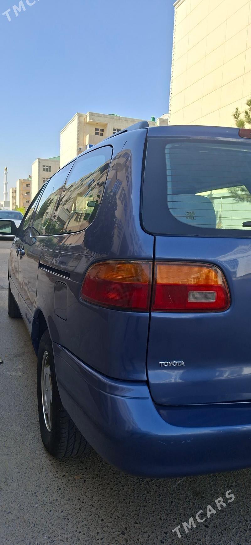 Toyota Sienna 2000 - 147 000 TMT - Мары - img 6