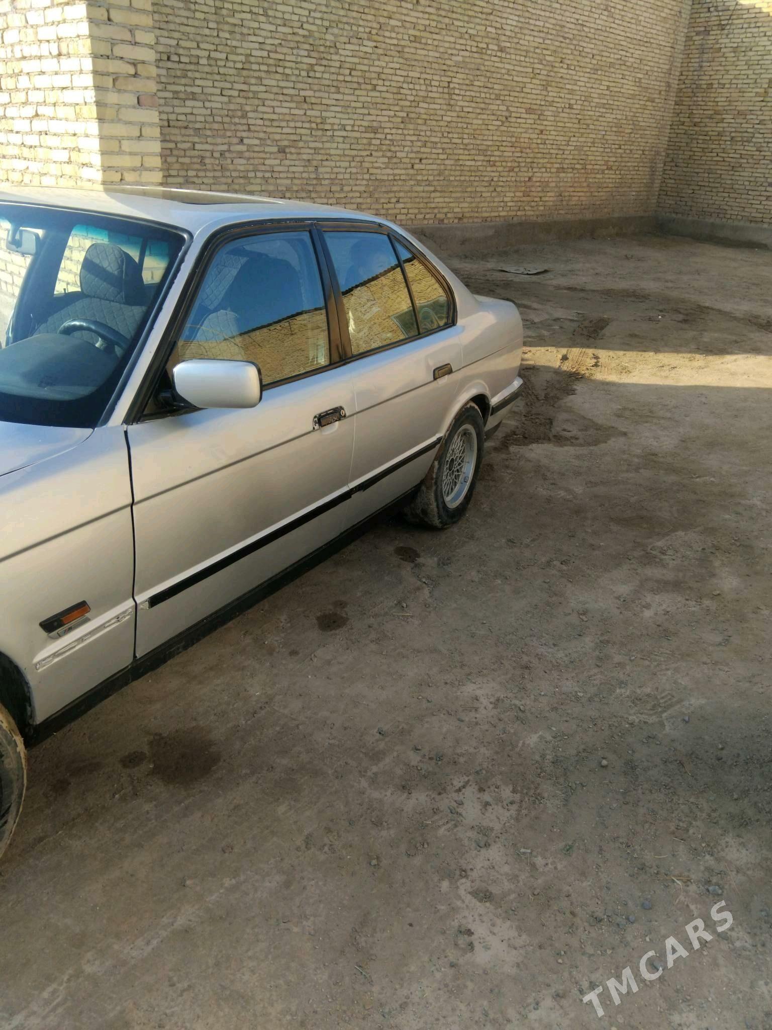 BMW 525 1993 - 65 000 TMT - Фарап - img 3