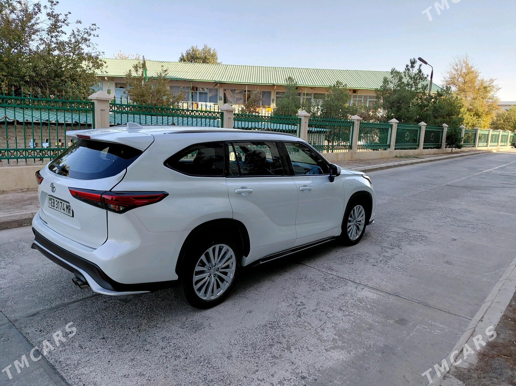 Toyota Highlander 2021 - 450 000 TMT - Мары - img 4