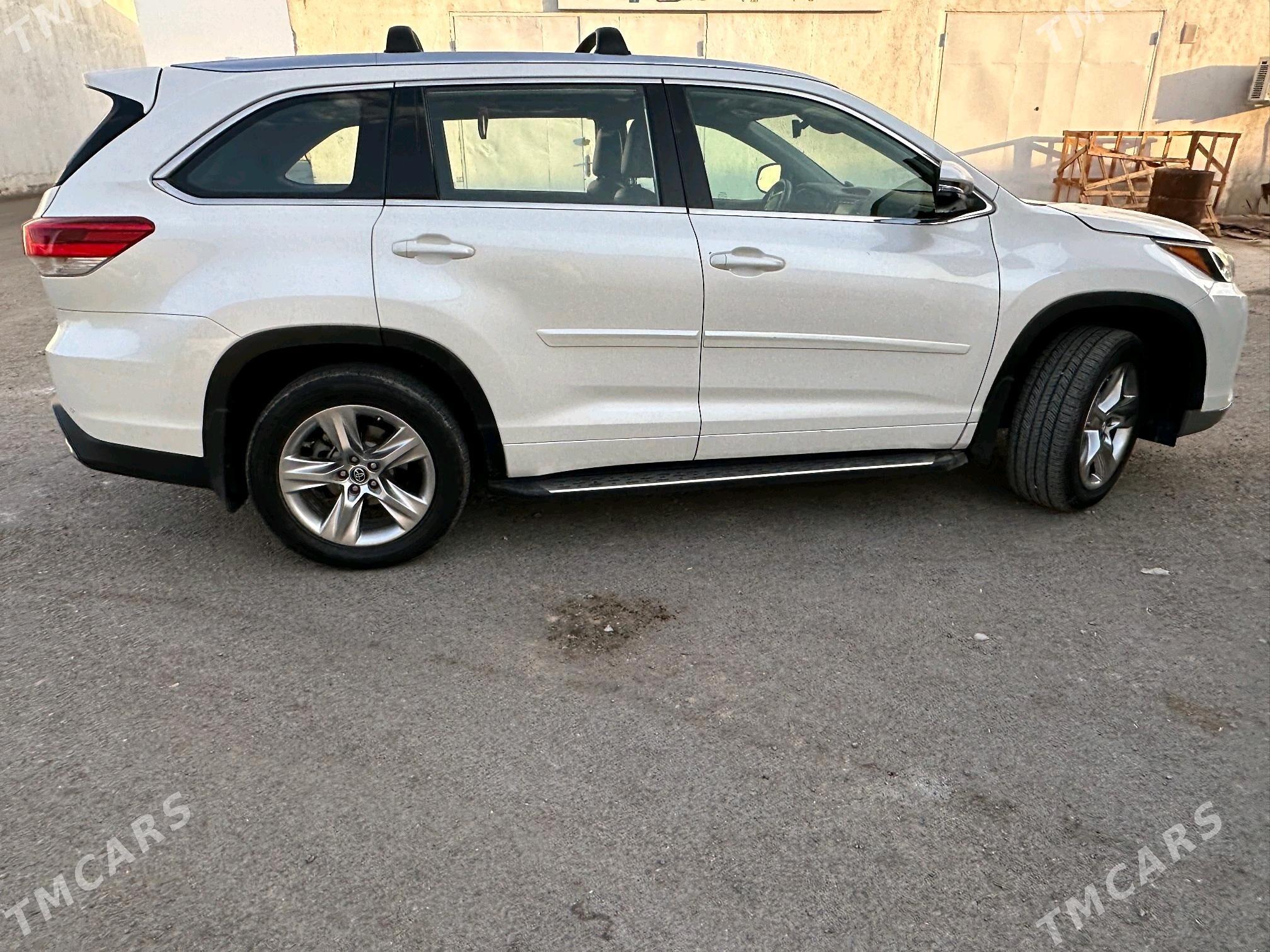 Toyota Highlander 2017 - 500 000 TMT - 11 мкр - img 7