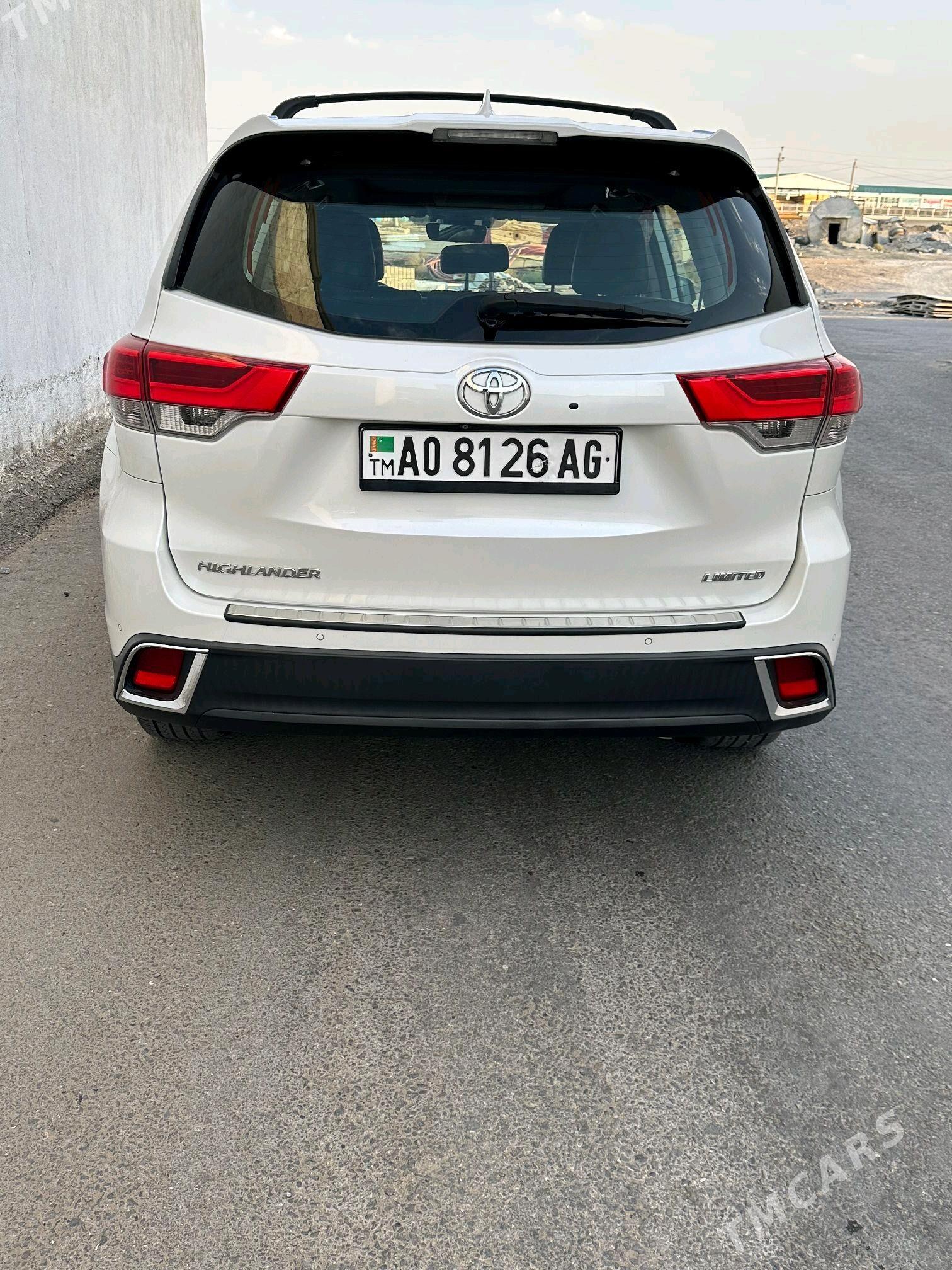 Toyota Highlander 2017 - 500 000 TMT - 11 мкр - img 3