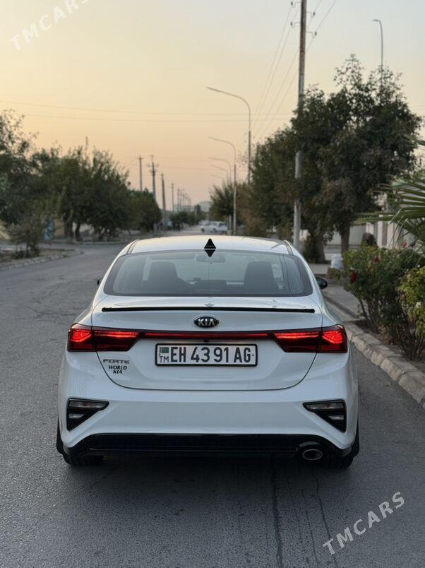 Kia Forte 2021 - 228 000 TMT - Büzmeýin - img 5