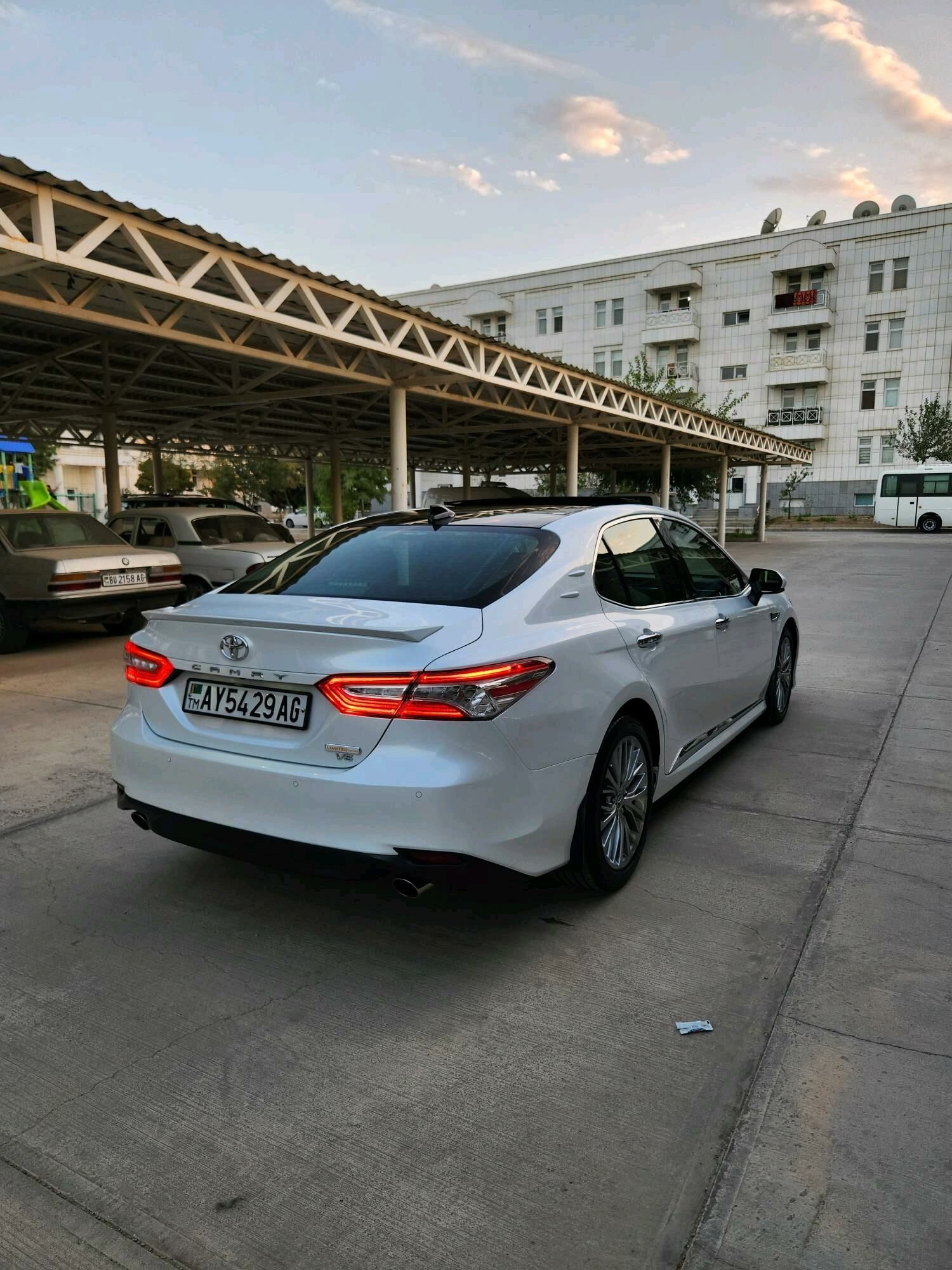 Toyota Camry 2018 - 372 000 TMT - Ашхабад - img 3