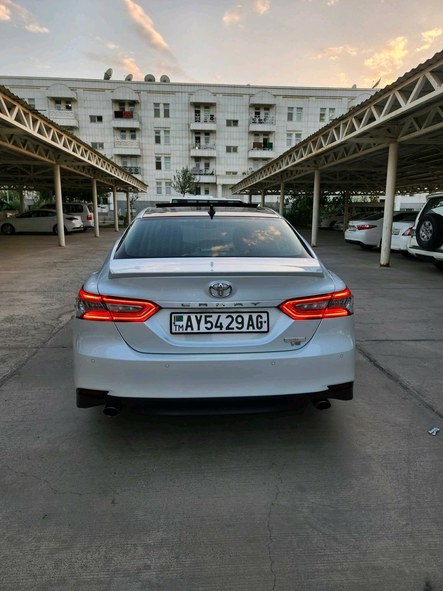 Toyota Camry 2018 - 372 000 TMT - Ашхабад - img 4