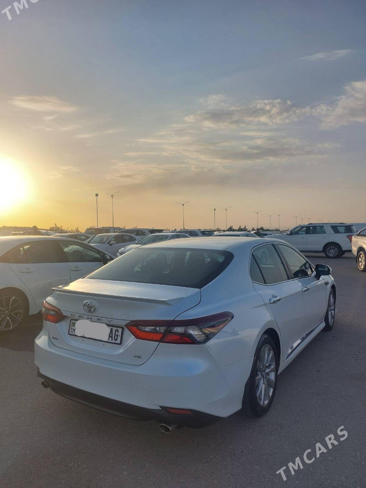 Toyota Camry 2018 - 250 000 TMT - Ашхабад - img 2