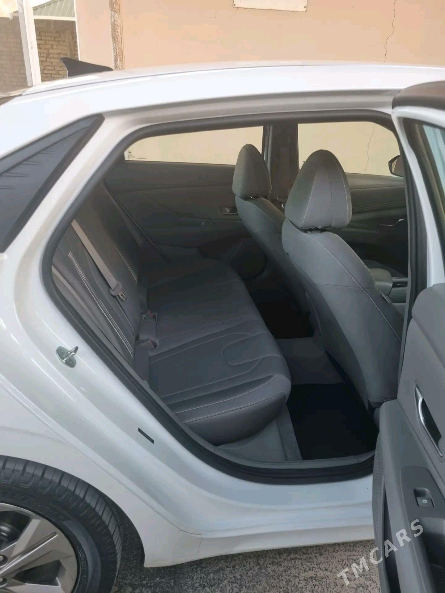 Hyundai Elantra 2021 - 275 000 TMT - Aşgabat - img 4