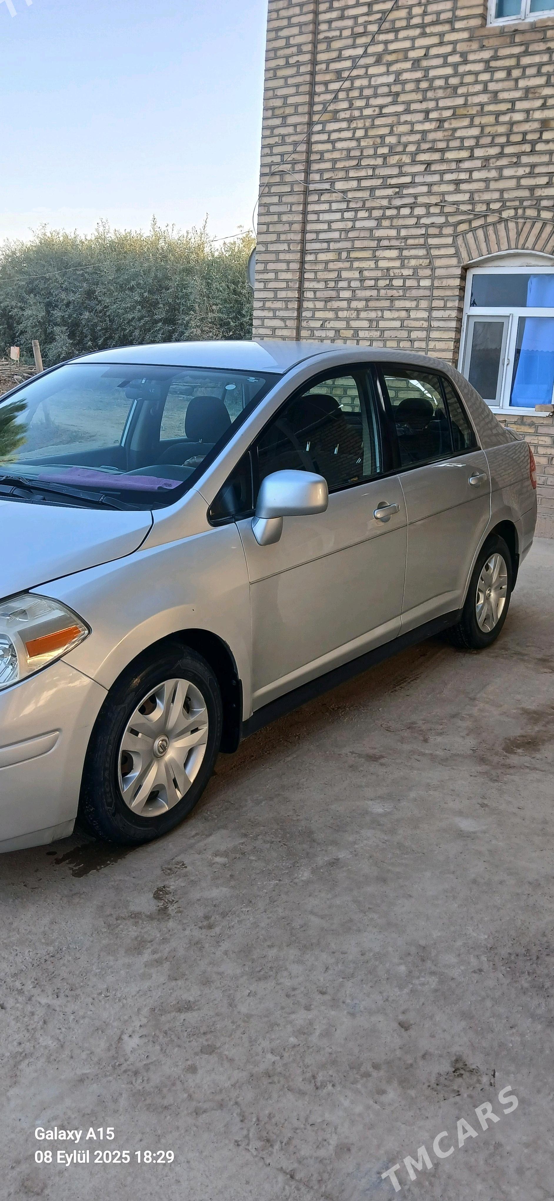 Nissan Versa 2010 - 113 000 TMT - Tejen - img 4