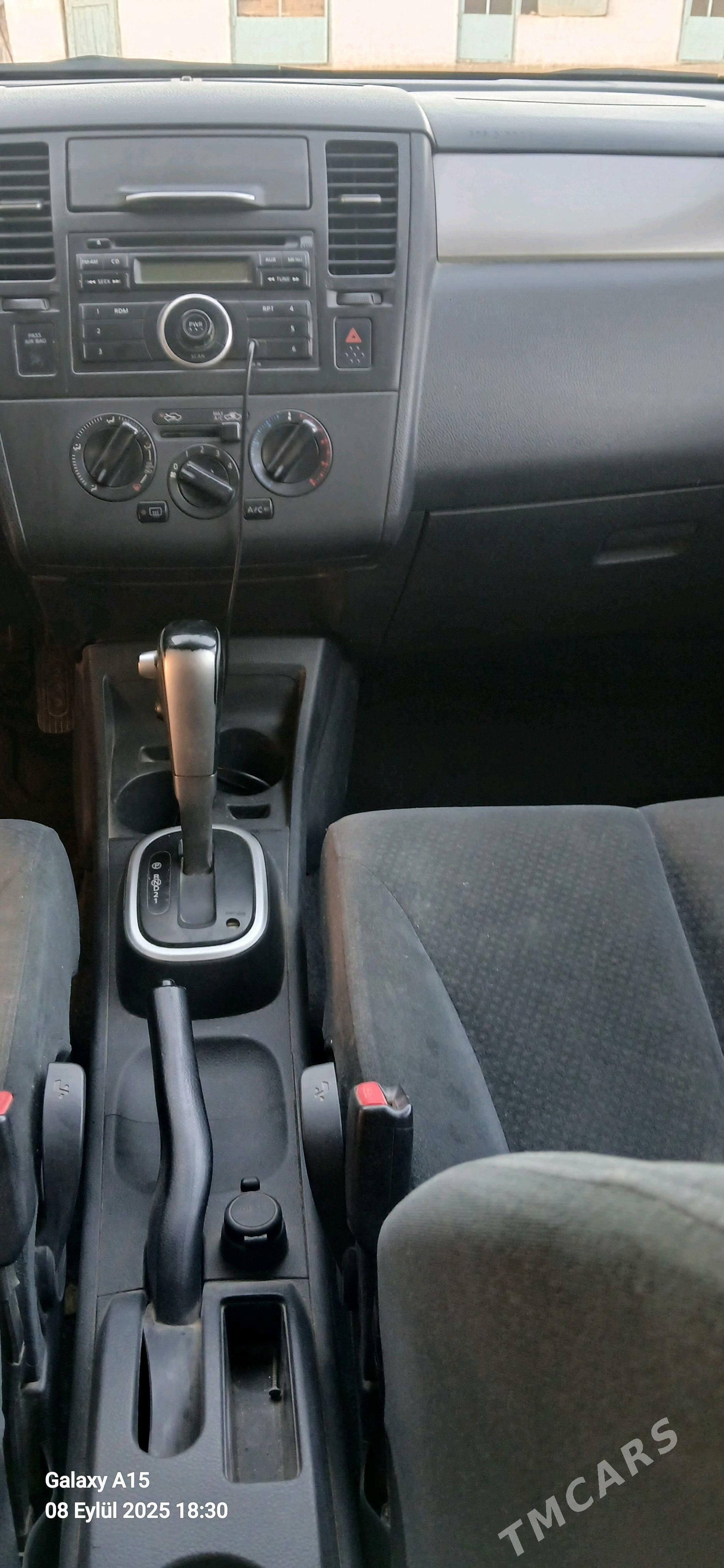 Nissan Versa 2010 - 113 000 TMT - Tejen - img 5