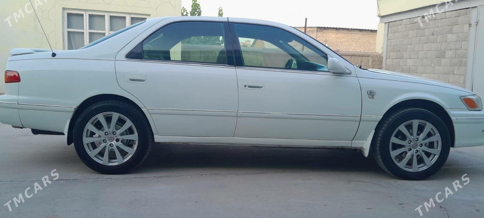 Toyota Camry 2000 - 119 000 TMT - Кака - img 7