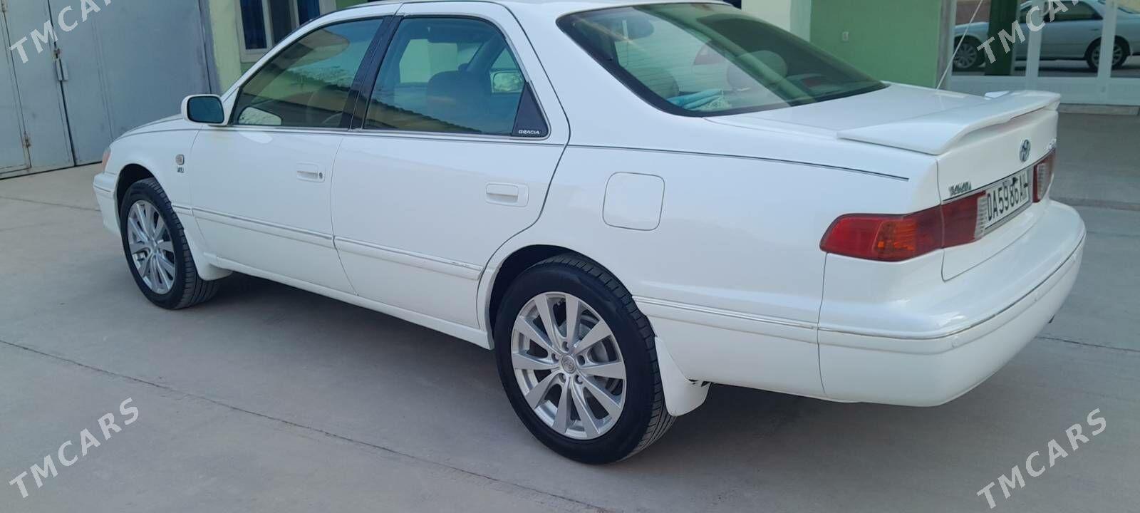 Toyota Camry 2000 - 119 000 TMT - Кака - img 3