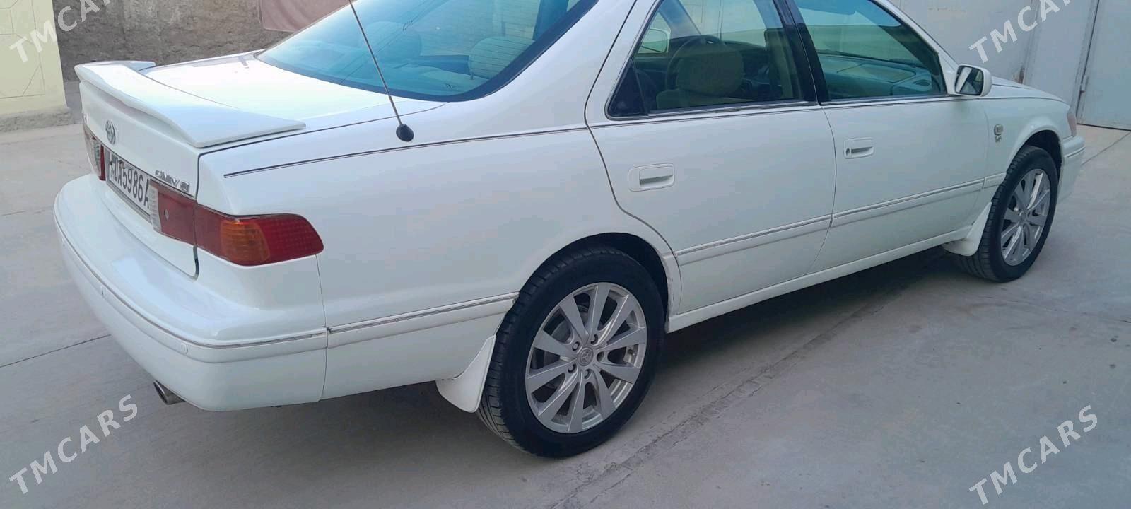 Toyota Camry 2000 - 119 000 TMT - Кака - img 10