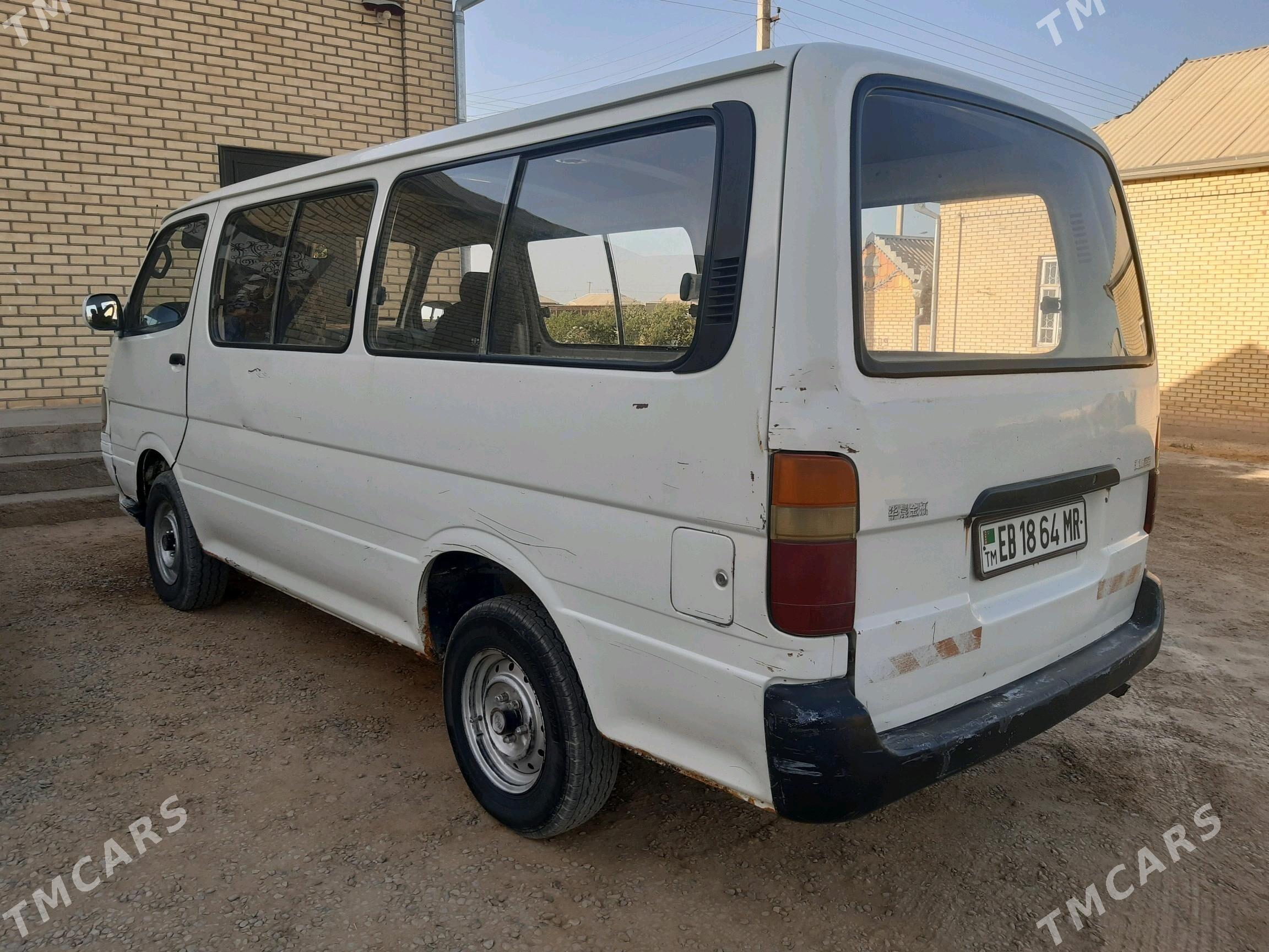 Toyota Hiace 2005 - 65 000 TMT - Мары - img 2